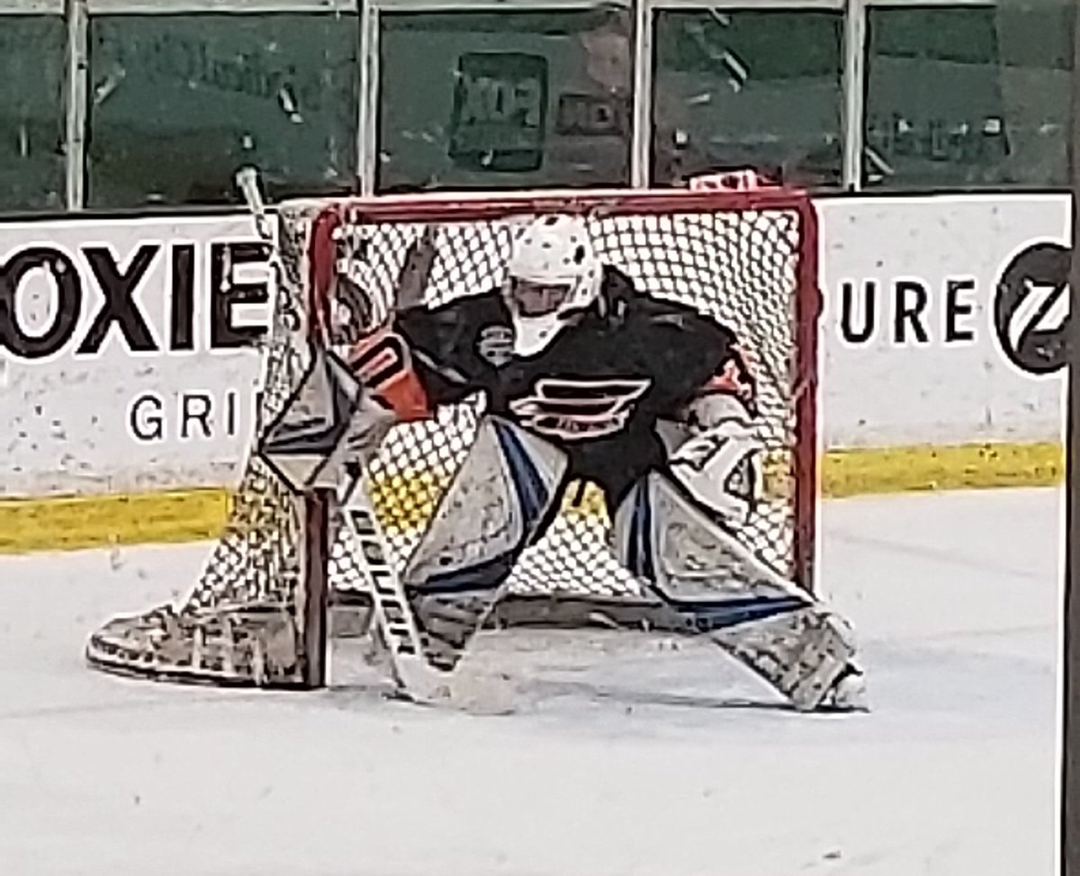 tmmvol's tweet photo. This kid just got an assist on his team's 1st goal in today's game at #USAHNationals ! @NYHLTeams #GoFlyers #playformitch #18foreverstrong #carsoninnet https://t.co/sUpNsijlNx