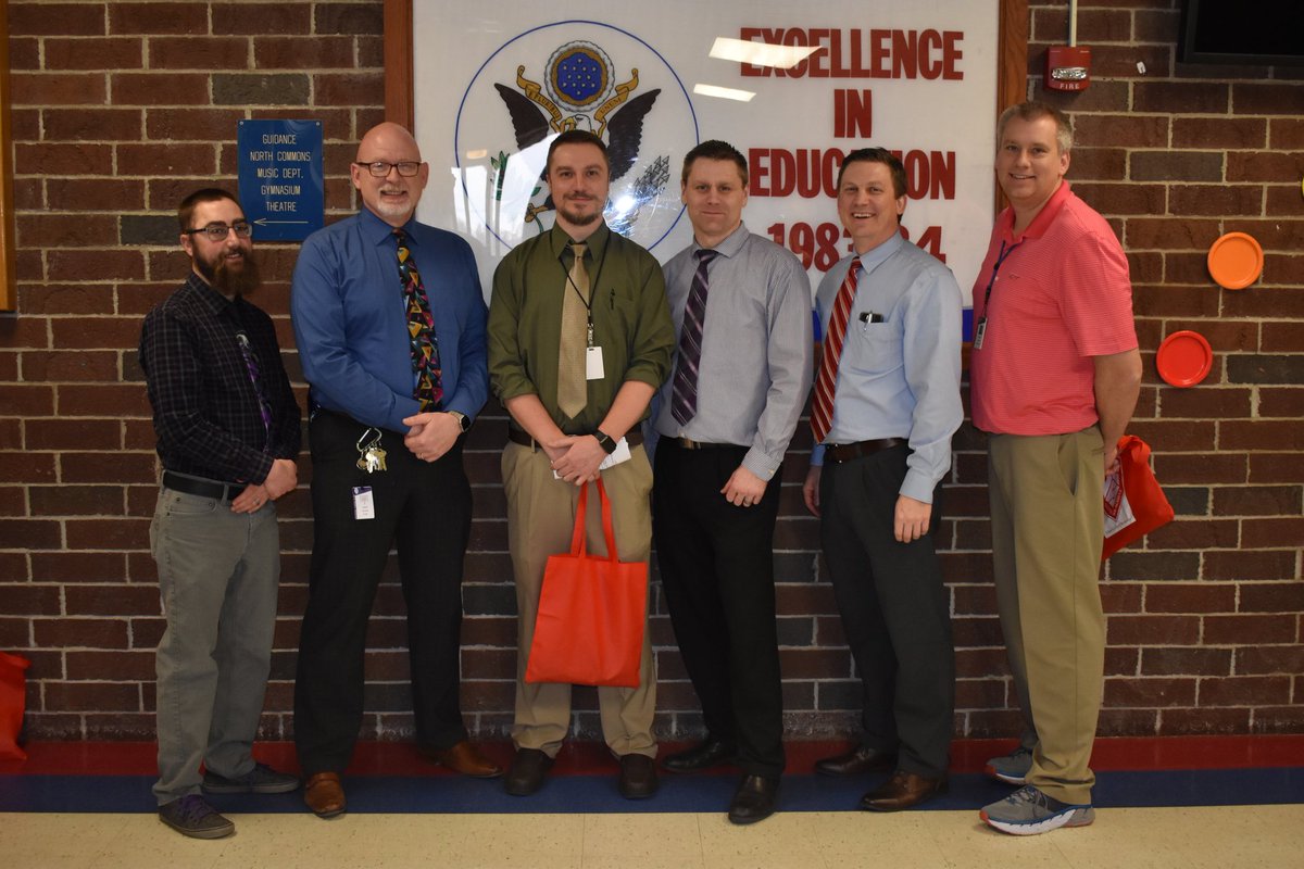 Innovate_OCS's tweet photo. An enormous thank you to our county-wide tech team for their expertise and diligent work to make today's Choose Your PD Extravaganza a success!  #Innovate_OCS #OCS4PDSuccess
#TogetherWeAchieve @OhioCounty1 https://t.co/T7gZ0X2WWU