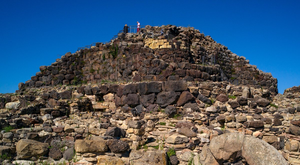 Hi everyone!

Sardinia was a very nice place to visit. Not many people go there and not many people live there. There are many reasons to go there. Here's the first:  fogler-mancini-photos.com/Sardinia_2018/…
Links to other pages are at the top of each page. fogler-mancini-photos.com/Home/Fogler-Ma…