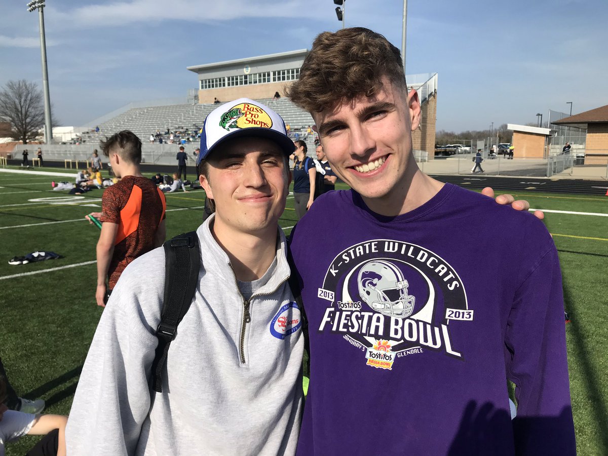 BVSWdistance's tweet photo. We got some Alumni 👨‍🎓 👨‍🎓 in the house! 🐺 #twolves4life @BVSWTrack_Field https://t.co/z8Wbtmza0X