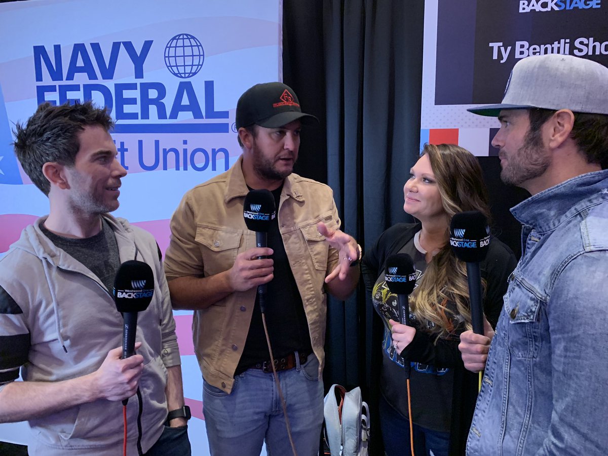 TheTyBentliShow's tweet photo. V serious convo with @LukeBryanOnline. π€
@NavyFederal #MemberMissions @WestwoodOne https://t.co/5YnhB790qt