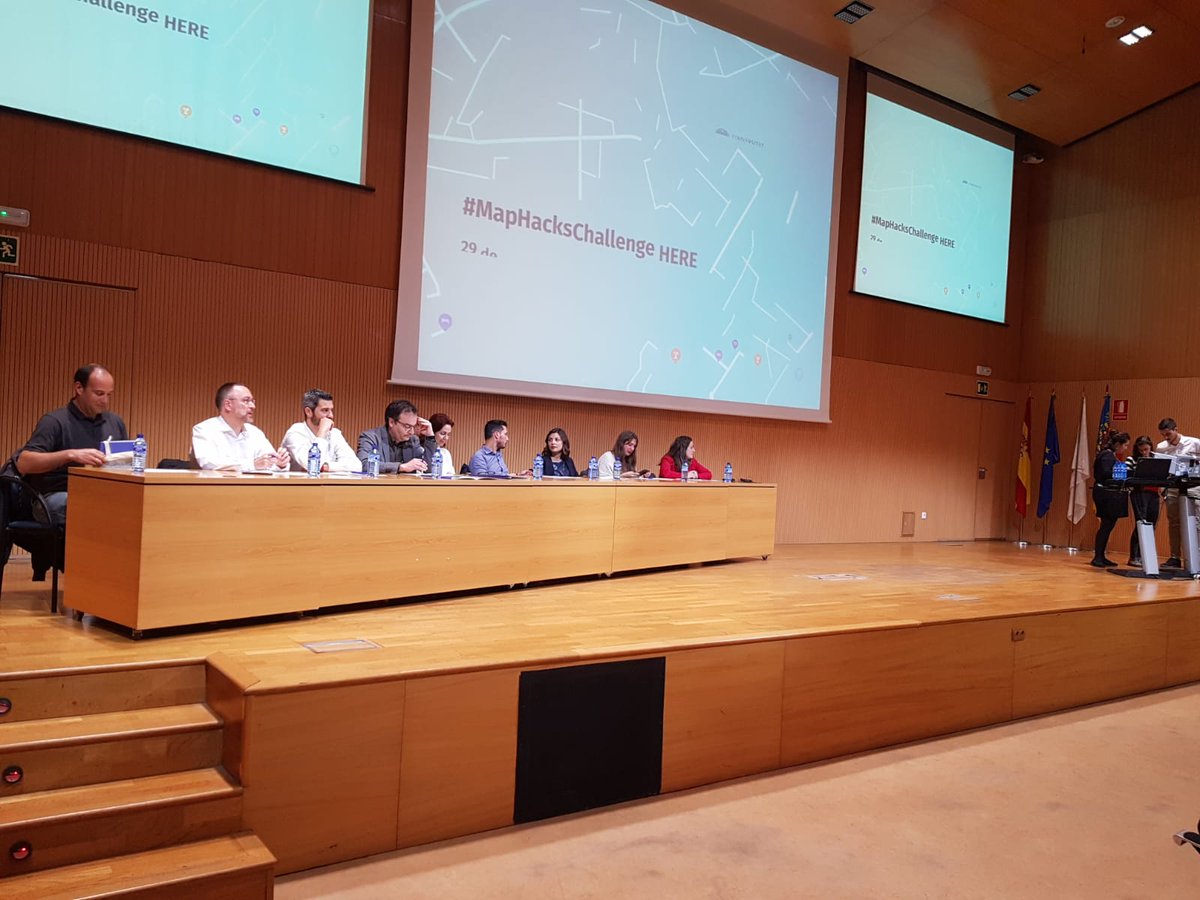MapCreatorSpain's tweet photo. Super agradecidos a nuestro jurado de #MapHacksChallenge formado por @IDEASUPV @FValenciaport @GeomaticaUPV @CaminosUPV @etsii @minube @Improven @lanzaderaes @heredev @here ...hoy lo han tenido difícil!!! https://t.co/E9tzUnm91c