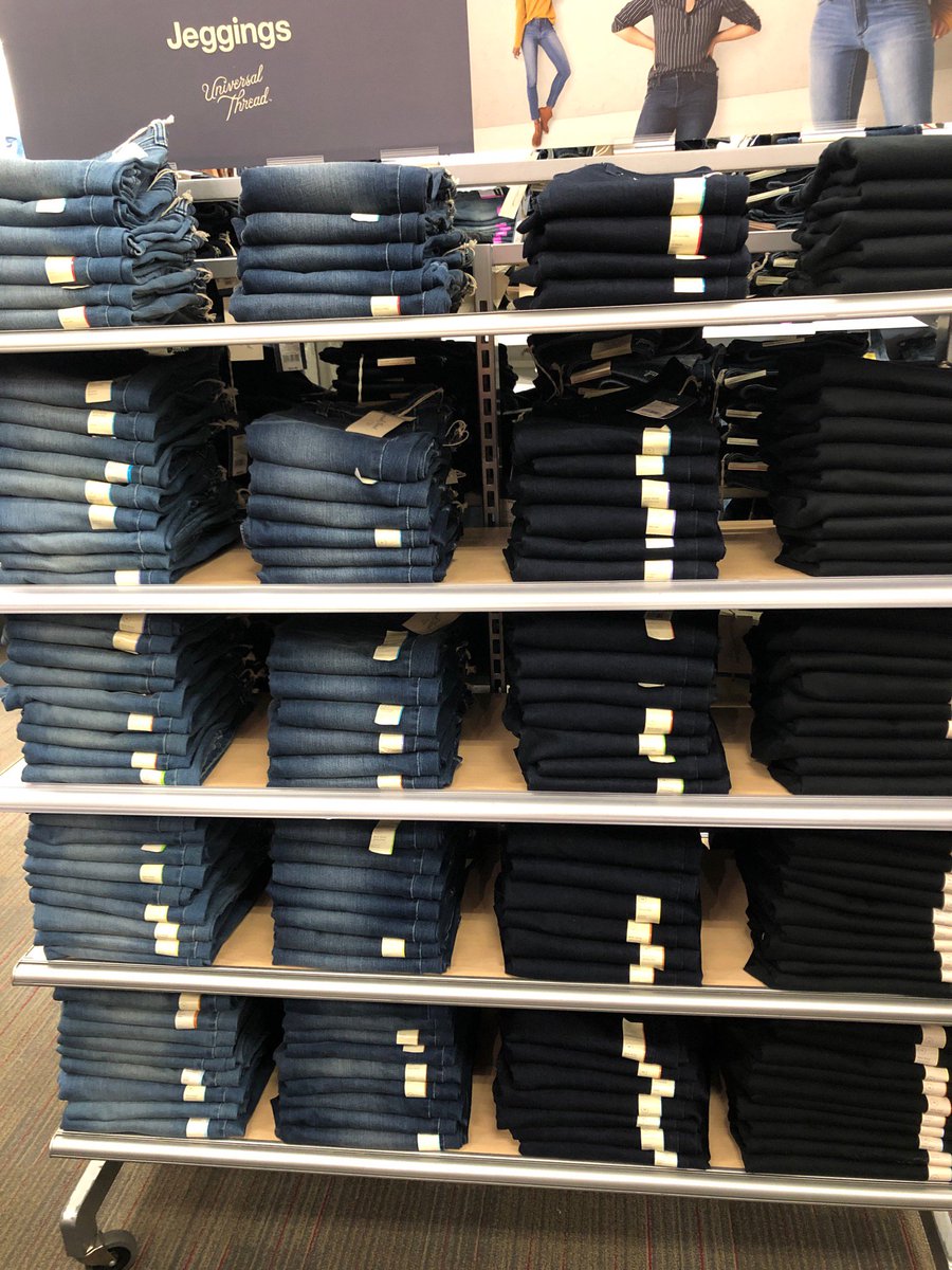 I love how passionate Taylor is getting when working on her brand folds! The harder you work for something, the greater you will feel when you achieve it. Great job! #T1775 #workingonbrand  <a href="/Brock1Robinson/">Brock</a> <a href="/richiesartwork/">Richie</a> <a href="/Chale34775349/">Chale</a>