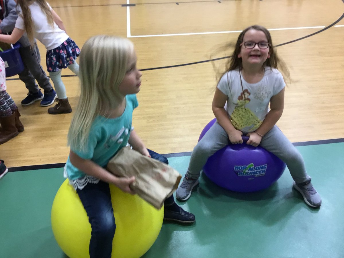 pdwpdw1997's tweet photo. Reading Round-up fun in the gym. https://t.co/R6ha2zekqT