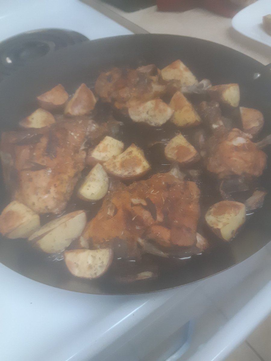 dwayne305's tweet photo. Carm Carm made dinner https://t.co/dT2OBppUGI