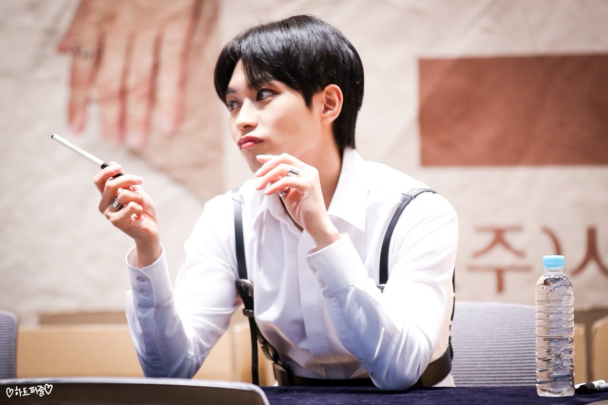 Heartpuzzle_58's tweet photo. 190127👼

#KNK #크나큰 #오희준 #희준 #HEEJUN #희준짱짱 
@KNKOfficial220 https://t.co/Nu1cFZ2hQ5