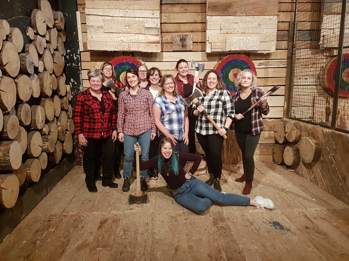 MsBondClassroom's tweet photo. Teachers with Axes! #HollandrdHRSB #6Bond #timberlounge #bullseye #ornot #teacherswithaxes https://t.co/vvDMd037XZ