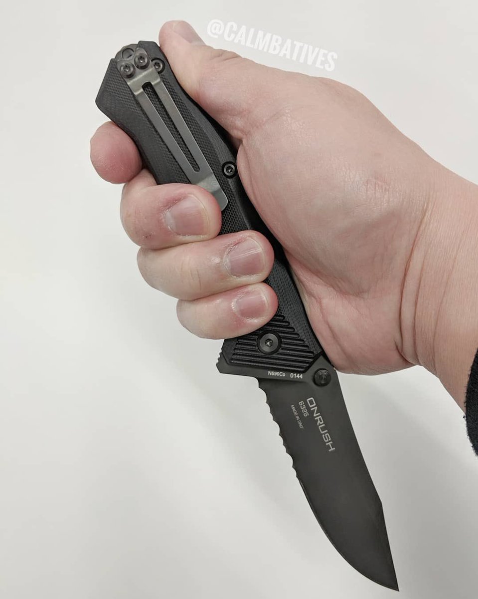 SteelWillKnives's tweet photo. Awesome pics of the Steel Will Onrush 632S by @calmbatives
⠀
▪️N690Co &amp; G10
▪️PVD finish
▪️3.62”
▪️$189.99
⠀
#steelwillknives #steelwill #onrush #tacticalgear #knifelife https://t.co/hLcxZUmeFv