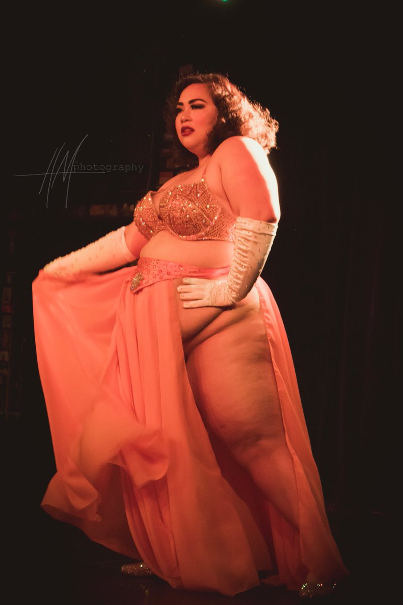H_M_Photo's tweet photo. Performer: Siomai Moore
#Fatlanta #burlesque #effyourbeautystandards https://t.co/h7aMEEegKO