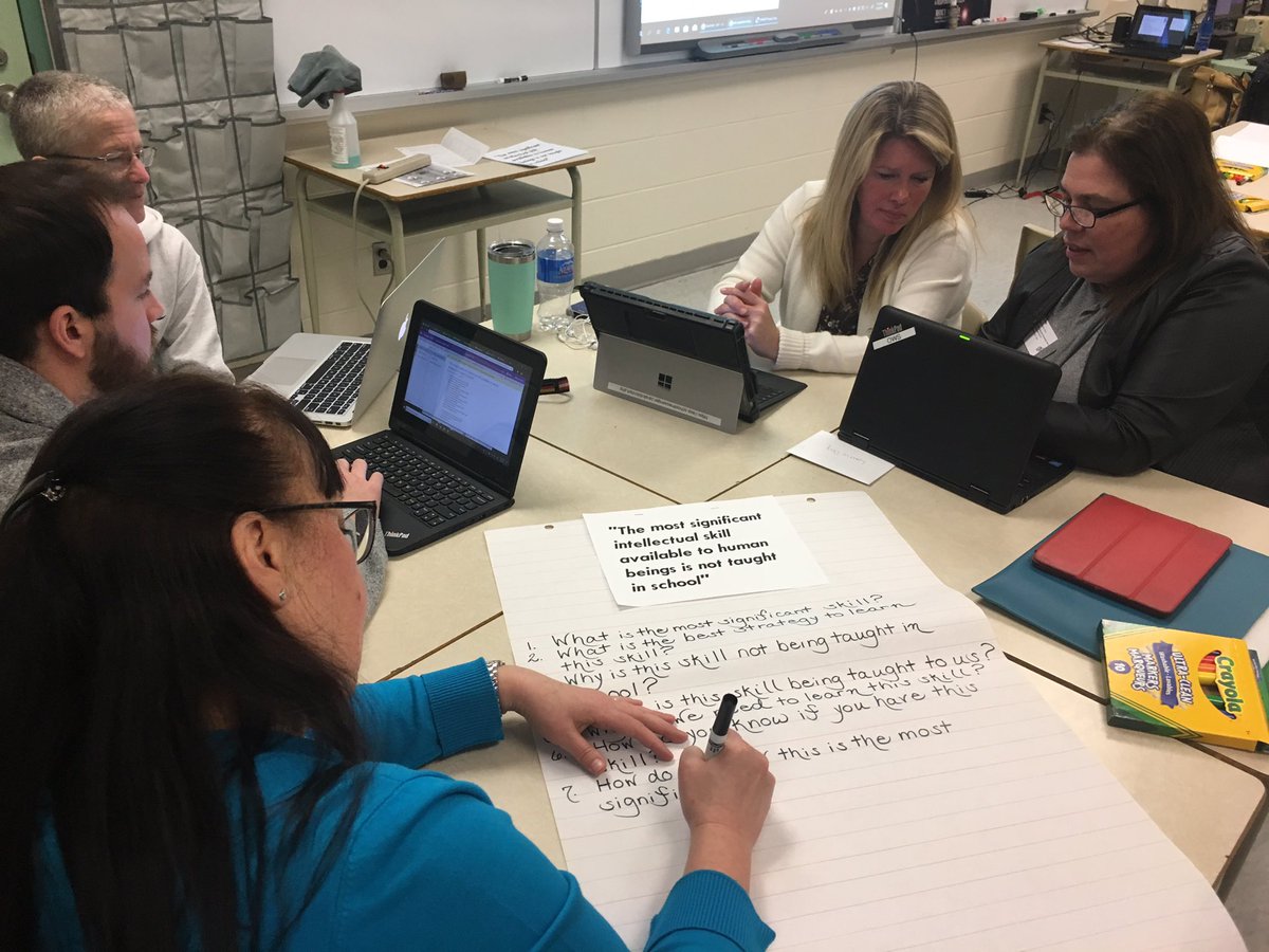 LSplinterDay's tweet image. Educators experiencing @RightQuestion #QFT at #ALCDBTechFest! @OneNoteEDU, @D2L and @padlet are powerful tools to support generating, sharing and answering student questions!