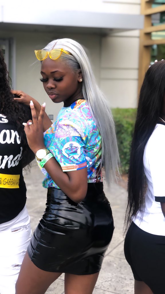 TrillaAsh's tweet image. #gradbash2k19 #Elygradbash2k19