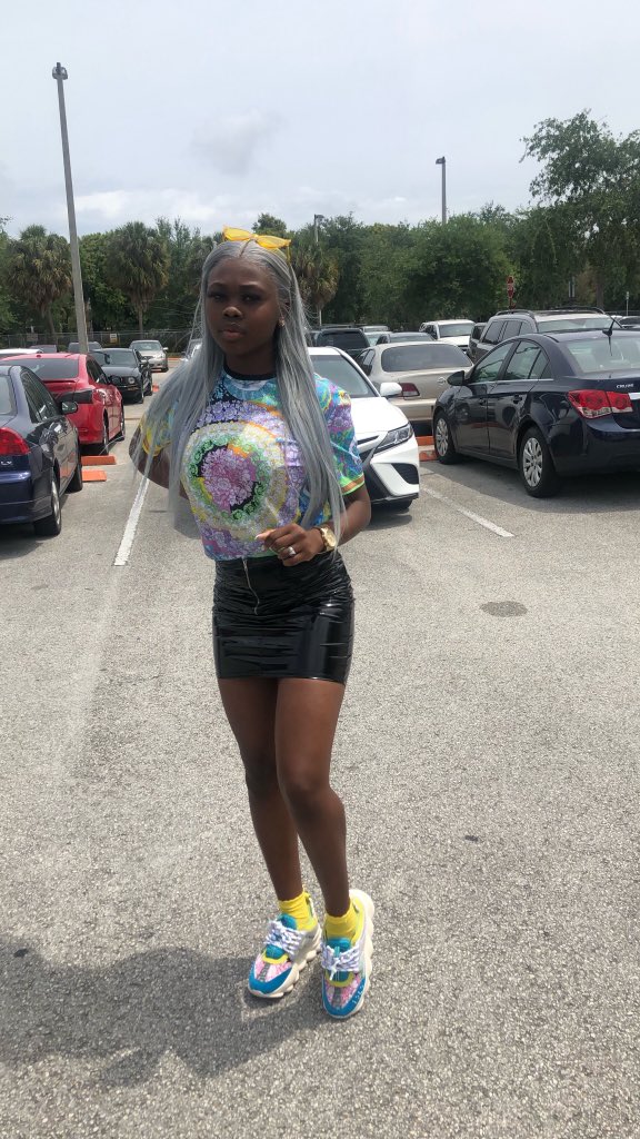 TrillaAsh's tweet image. #gradbash2k19 #Elygradbash2k19