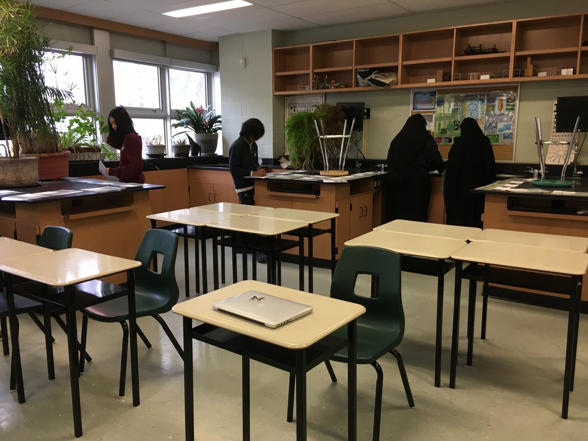 j_franchi15's tweet photo. A big thank you to Abasi Sanders from @RelayEducation for teaching our students about Green Career options and renewable energy!! #GoGreen ##globalcompentencies #energyconservation #grade9science @TDSB @GHCI_TDSB @LC1_TDSB https://t.co/qHd8s8OT2C