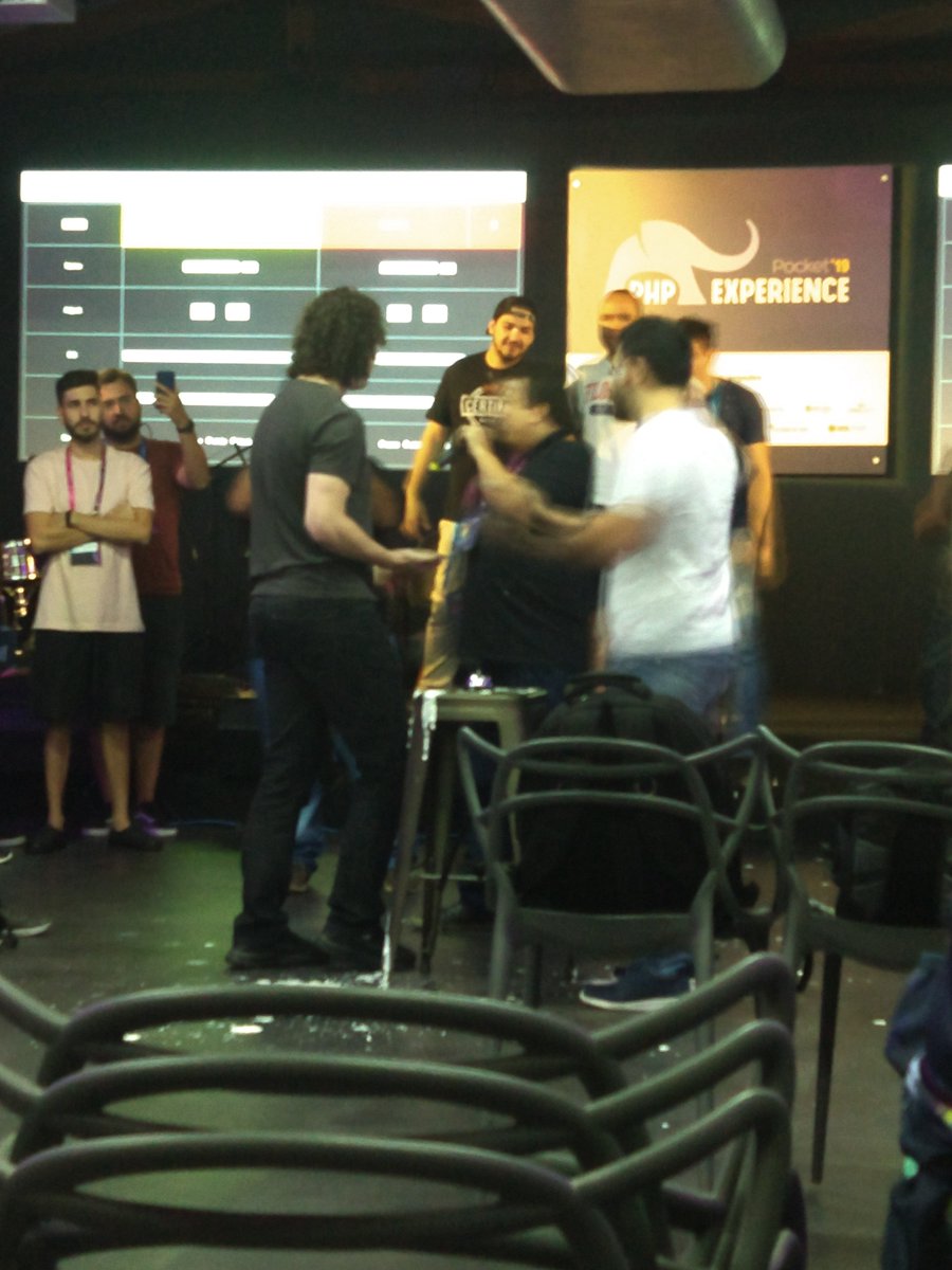 Rafa_0710's tweet image. Eu gosto é de evento PHP e de xingar o meu Palmeiras #PHPX2019 #PhpExperience