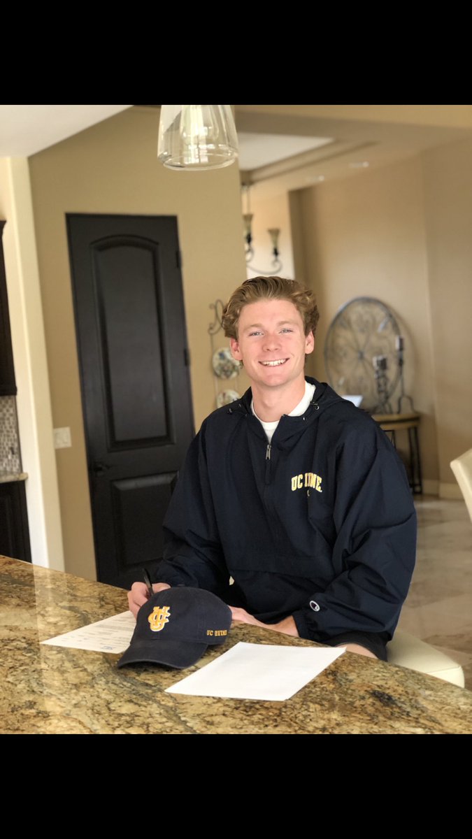 ColllinnWinters's tweet photo. Officially official🤽‍♂️🐜🍴 #eatin #ripem #zotzot https://t.co/VrAcZpbm19