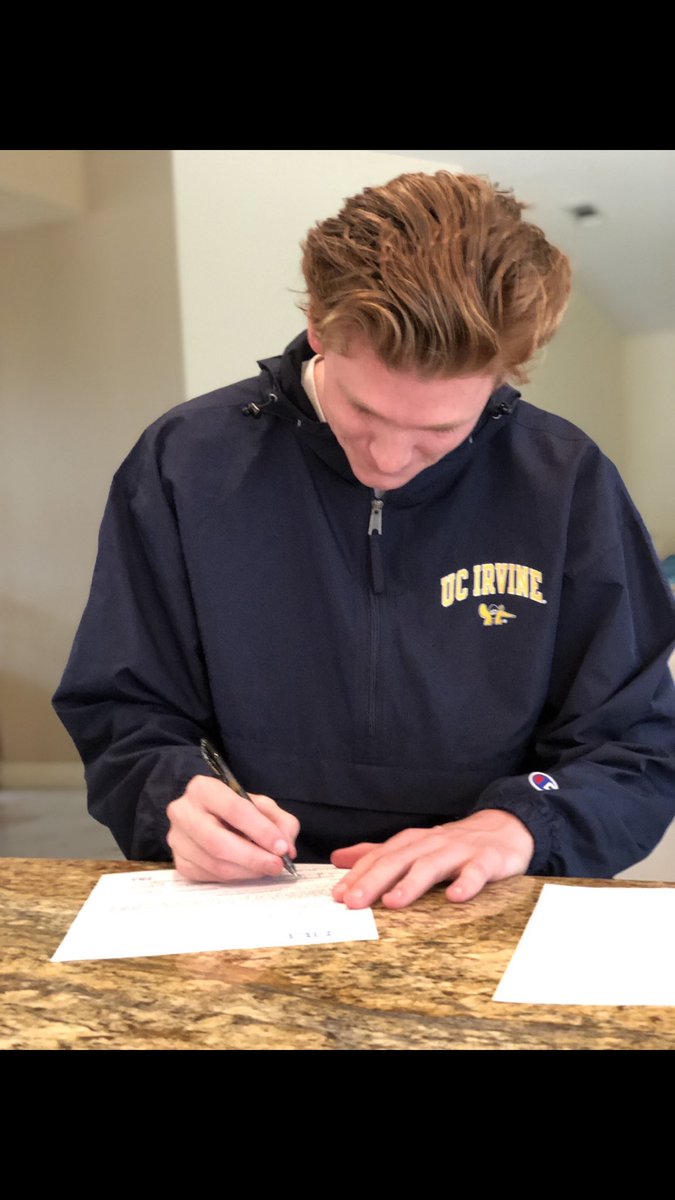 ColllinnWinters's tweet photo. Officially official🤽‍♂️🐜🍴 #eatin #ripem #zotzot https://t.co/VrAcZpbm19