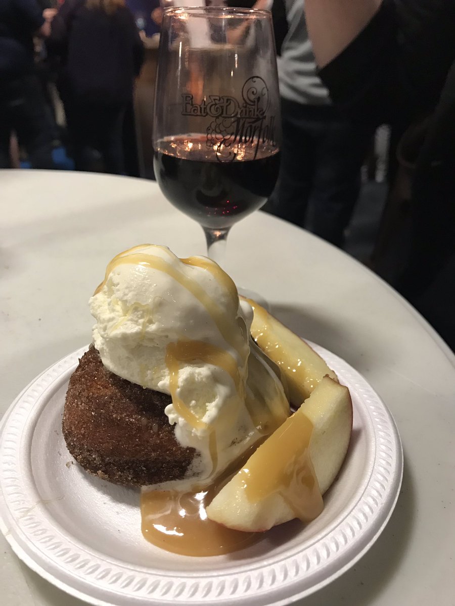 crystal_rieck's tweet photo. @TheApplePlaceNC  never disappoints! #eatanddrinknorfolk https://t.co/U6H1Mp4xVD
