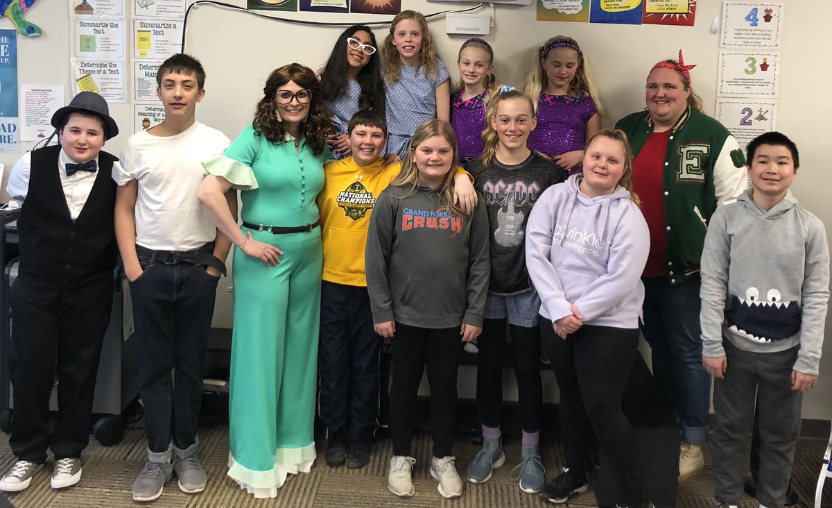 leslyethiery's tweet image. Teaching through the decades. We missed you @KariMelland Even officer brought it -80s style! Check out that Walkman! #TrailBlazeOn @FlanaganCrystal