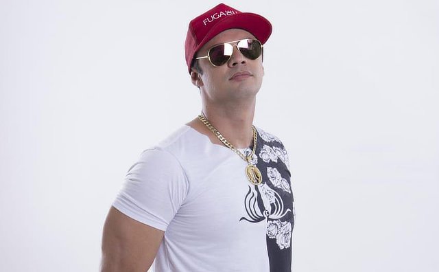 manausonline's tweet photo. Cantores Marcos Ariggó e Gustavo Negão comandam a Sexta Free do Chapéu Goiano. https://t.co/xq1q0nCj2e #manaus #amazonas #sextafree #chapeugoiano #marcosariggo #gustavonegao https://t.co/I74B9gU7nI