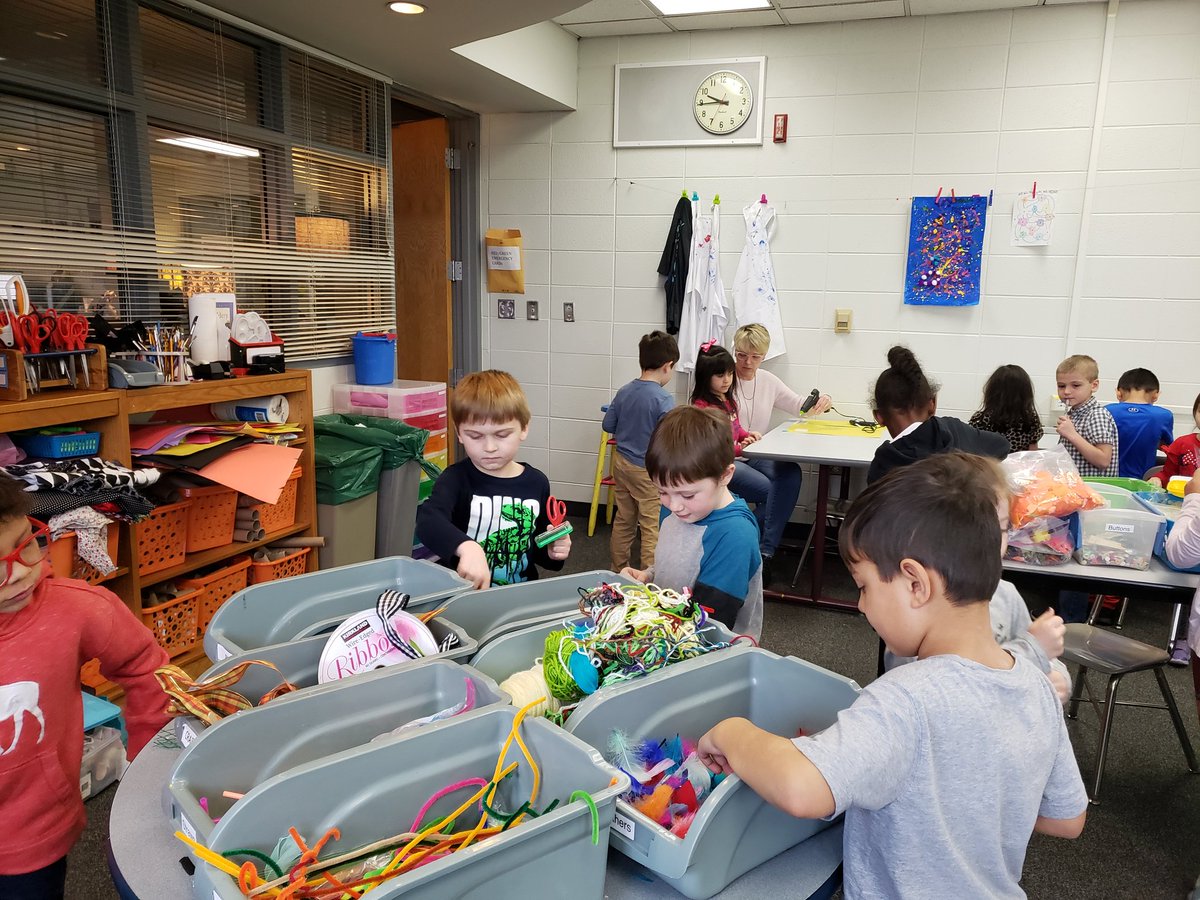 betsy_sincora's tweet photo. We had a great time in the Makerspace today creating our memory matchboxes! Thank you to @LaurenWeir13 and @HAMay87 for all your help!! @RTSVikings #d56achieves #rtslearns https://t.co/2gi8CzP3xn
