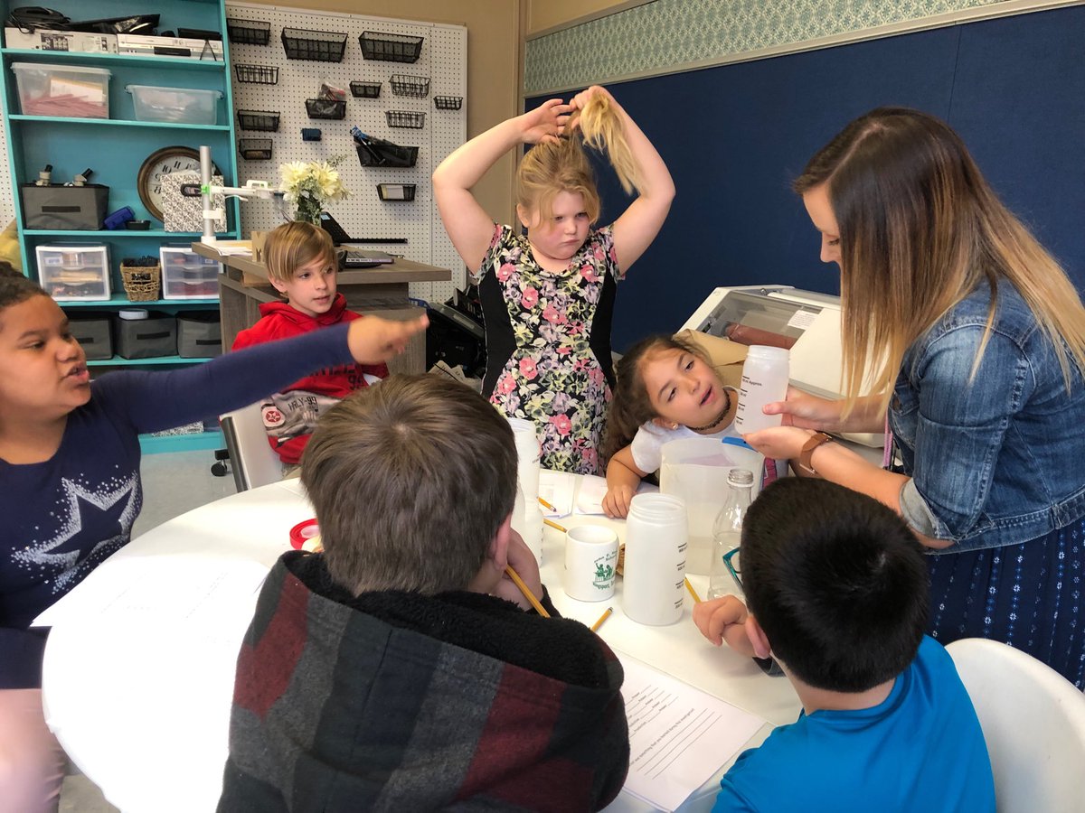 FeliuTheresa's tweet photo. Kennedy third graders doing measurement stations. ⁦@KCS_District⁩ ⁦@KCS_Kennedy⁩ ⁦@KCS_STREAM⁩ https://t.co/8VZTOaTP8B