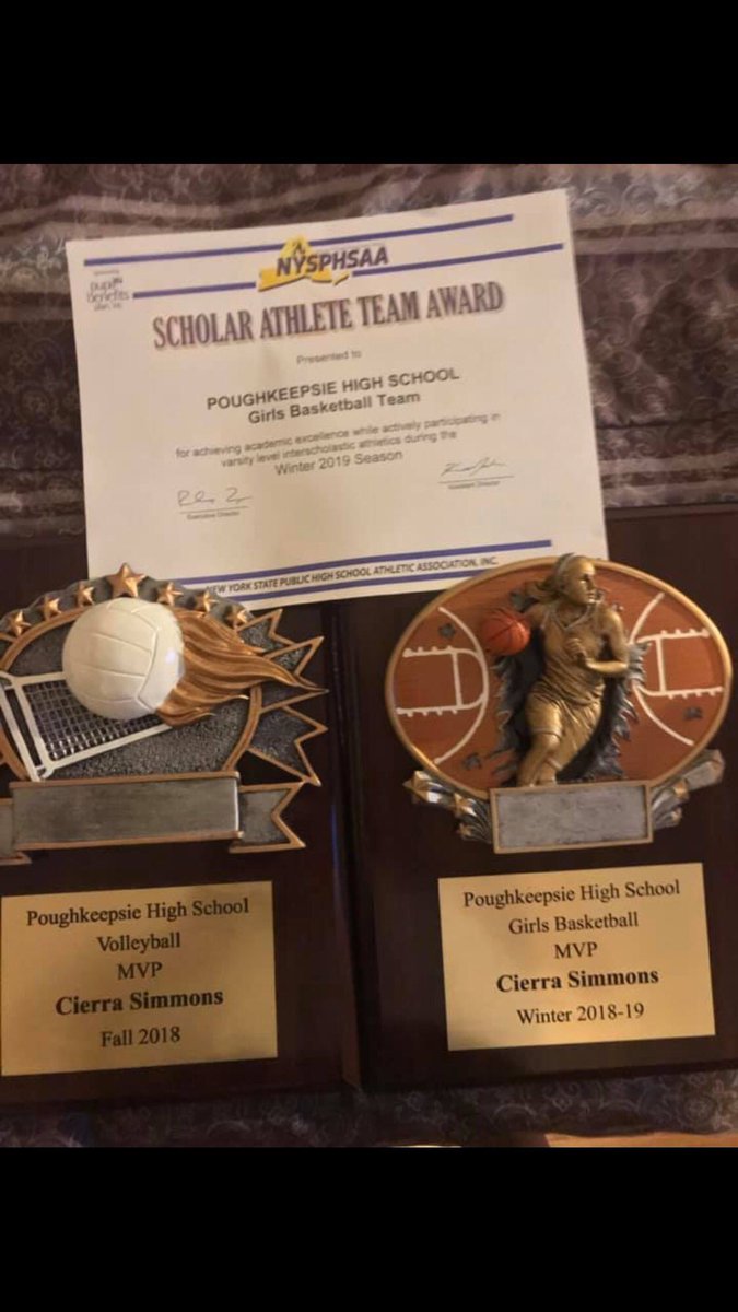 valiantswbb's tweet photo. Proud of future Valiant Cierra Simmons for receiving the Scholar Athlete Team Award and for being chosen as the MVP of both her basketball and volleyball team at Poughkeepsie High School! The future is bright! 🏀💪🏼 #FutureValiants #Allin #Mvillewbb https://t.co/WYFVJ0Ez6T