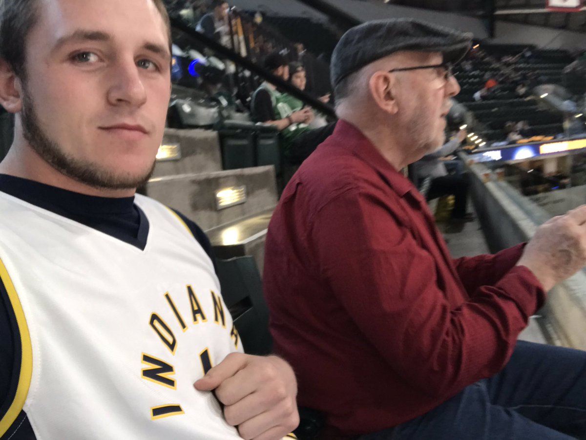 KyleWhitesel's tweet photo. #PacersGameNight happy Birthday Grandpa!! #GameTime #LetsGo #ForVic #Happy900Thad https://t.co/8OAZpcupOA