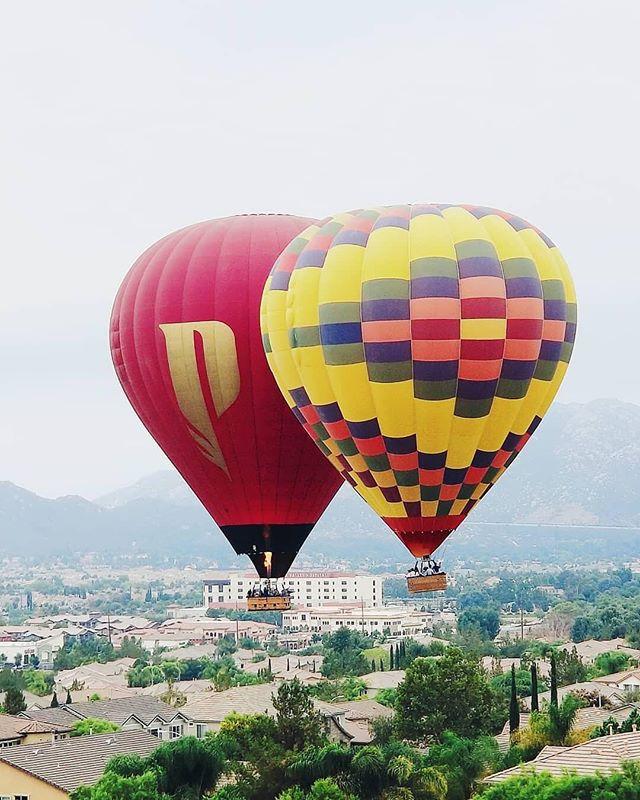 visit_temecula's tweet photo. A beautiful hot air balloon capture by 📷@morgantraut, 🎈@a_grape_escape #visitemecula #temeculawinecountry #temeculaca #temecula #visitcalifornia #california #abc7eyewitness #hotairballoon #hotairballoons #travelinspiration #travel #igtravel #springbr… https://t.co/Uu7eSUPC7b https://t.co/zo5sJELGpL