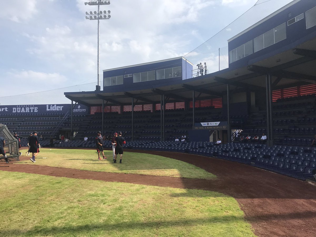 oliveisbol's tweet photo. Así luce el parque la Junta en Nuevo Laredo,Tamaulipas,Algodoneros vs Tecolotes https://t.co/Qwgo1nEQpR