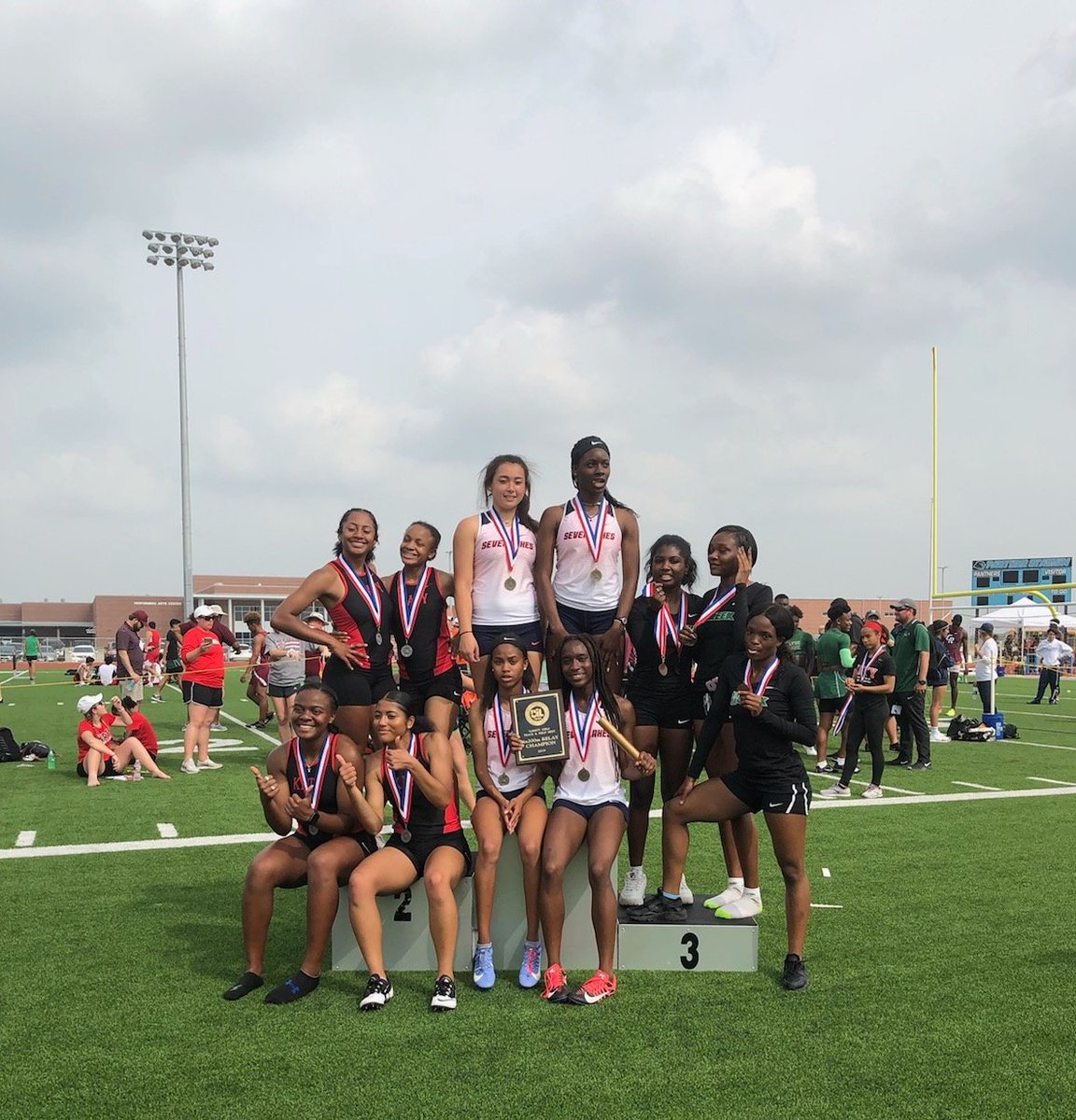 Congrats to our 4x200 team for placing 3rd and qualifying for the Area Meet! <a href="/MCHSAthleticDep/">MCHS Athletics</a> <a href="/CoachRide/">Coach Ride</a> <a href="/CoachJohnsonFCS/">Jordan Johnson</a> <a href="/coachc_ss/">Lacey Chollett</a> <a href="/KK_Trnka/">Kymberlee Trnka</a>