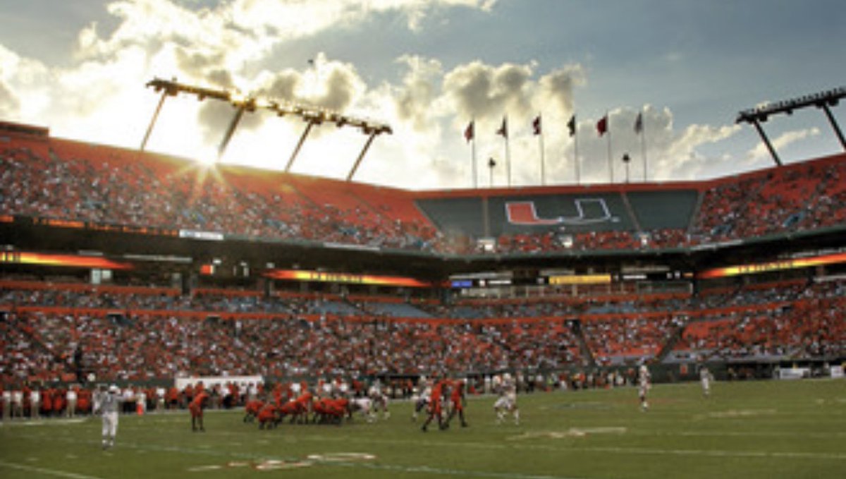 JacolbyCriswell's tweet photo. Thankful to receive an offer from THE University of Miami!! #TheU #TNM ☀️🏝 https://t.co/i1btxrDyaa