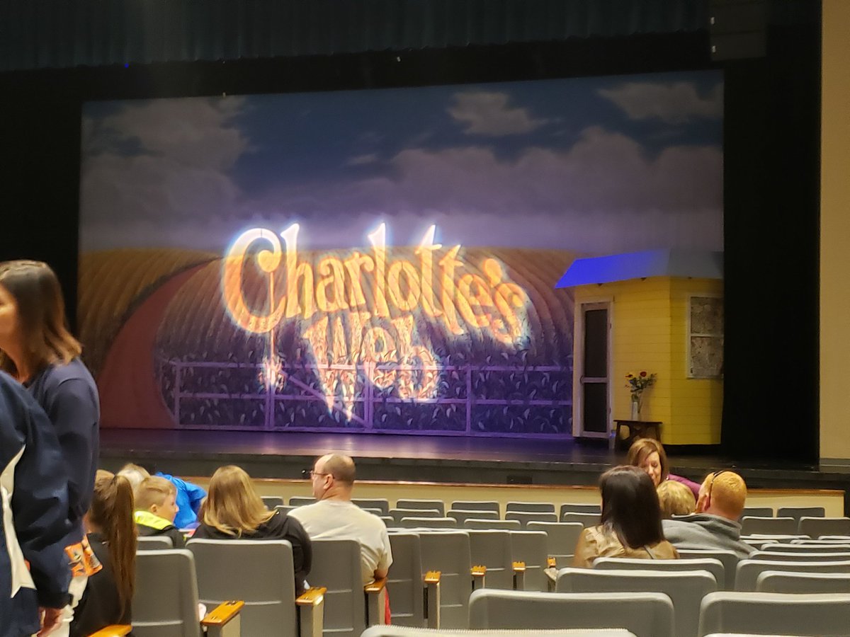 TeachWatkins's tweet photo. 3rd Grade enjoyed the show at McGregor Hall and loved that we saw one of our very own on stage Ms. Kayden as a sheep. @EMRollinsElem @VanceCoSchools @NicoleJurries https://t.co/bSRTy0VxZ7