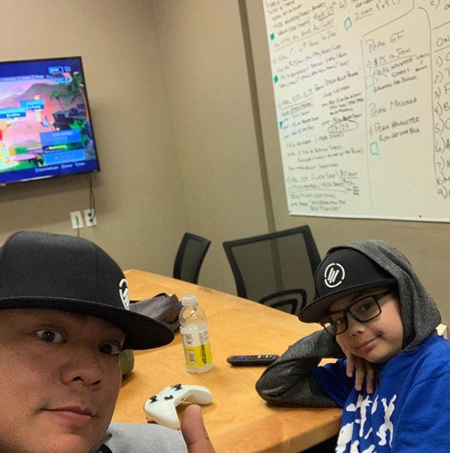 He flosses on #fortnite while I do some client service work. #gratitude for being able to do things like this.
.
.
#🙏🏽 #son #Friday #Friday #TGIF #agencylife #sharing #flossing <a href="/fortnite/">Fortnite</a> #biz #instabiz #family #familyfirst #selfie #blessed #thankful #pnw… bit.ly/2I2Eqtd