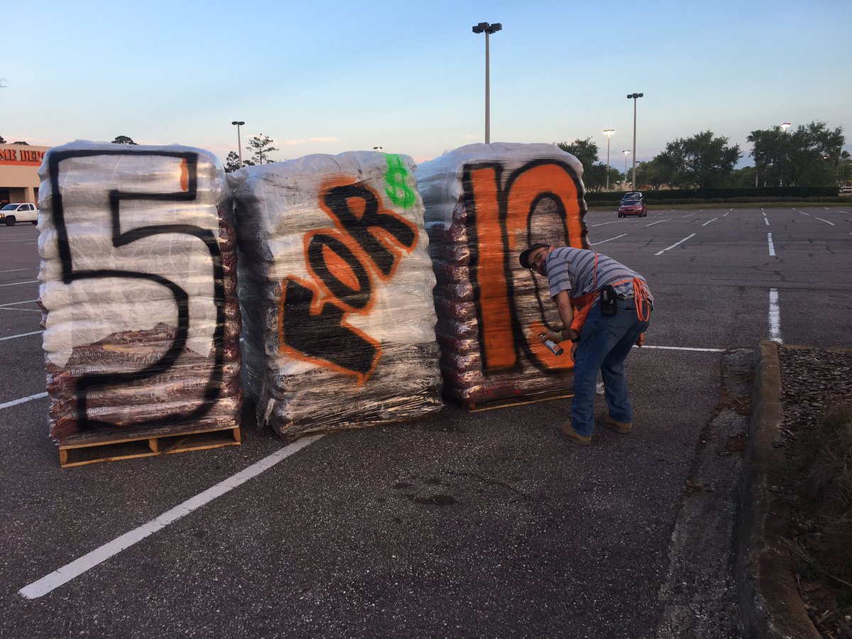 Gearing up for a weekend of mulch sales <a href="/store0233/">HD_Store0233</a>