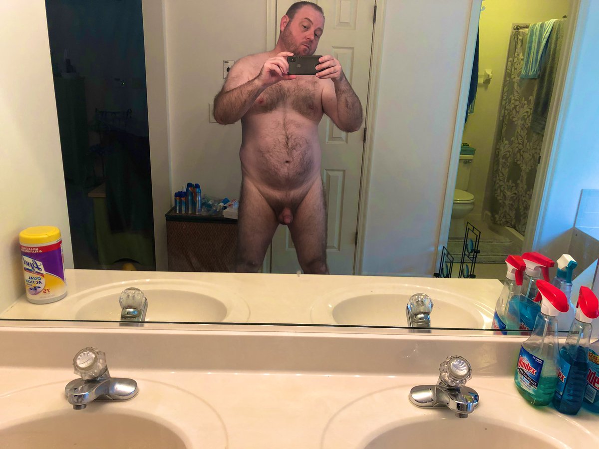randyxbear's tweet photo. I think I make a good #housebear! ๐ป #randyxbear #gaybear #hairybear https://t.co/bYggo0Slhk