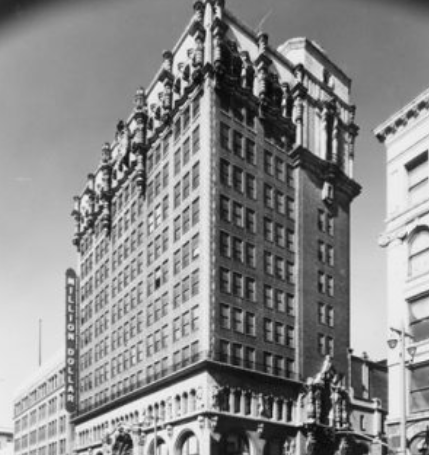 TrojanFamilyMag's tweet photo. LA wouldn't be the same without the iconic landmarks by architecture firm #ACMartin. Meet the Trojans behind the legendary firm who transformed the @USC campus—and the LA skyline! #FightOn https://t.co/m2pdvbx9kp https://t.co/Ym5FFoJTPa