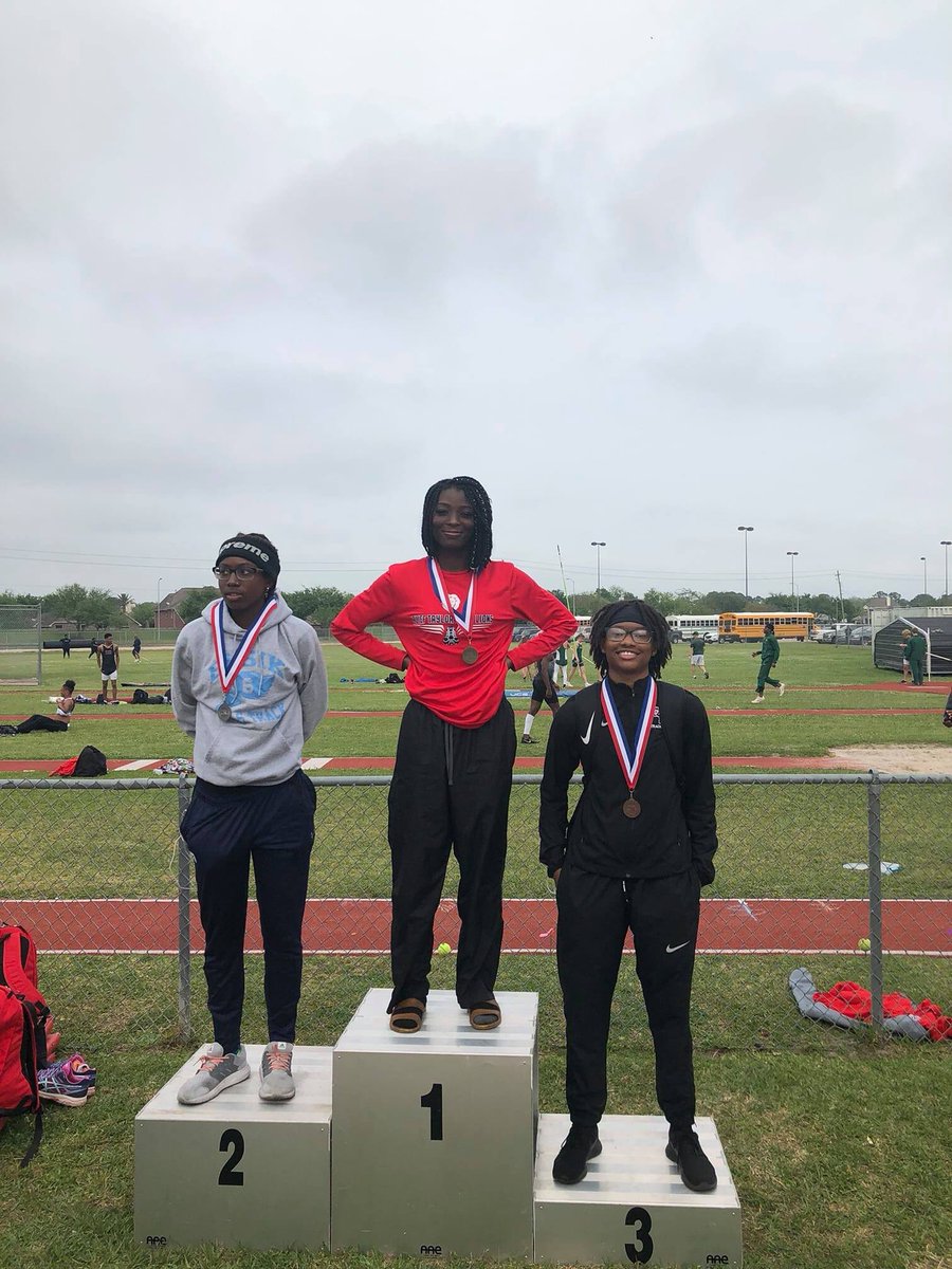 ATHS_GirlsTrack's tweet photo. First place, Esther Oboye, in high jump. #aliefproud #highjump #alieftaylor @ATaylorHS @Alief_Athletics https://t.co/HmwiGGcUob