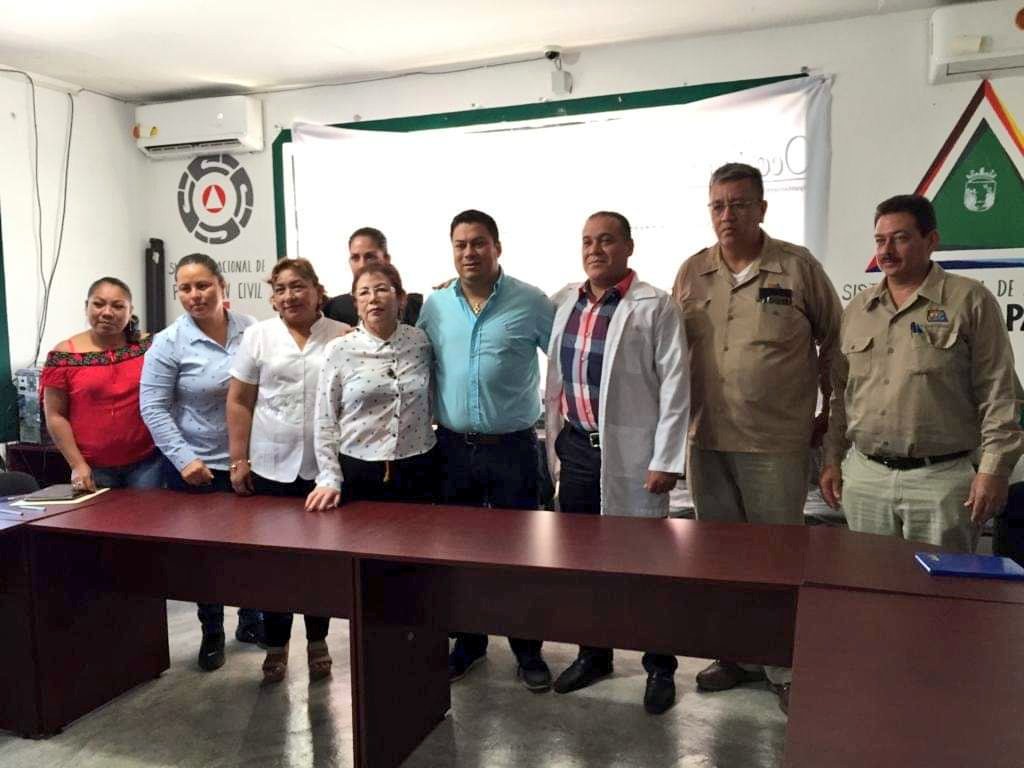 SSaludChiapas's tweet photo. #VacacionesSinDengue @SSaludChiapas #difusion Ayuntamiento de Ocosingo, Protección Civil, representantes de barrios y la #JSIX participaron en rueda de prensa para anunciar la 1a Jornada Nacional de Lucha contra las Arbovirosis #SaludPreviene @cenaprece @SoyRolandoo https://t.co/emapstW7Zy