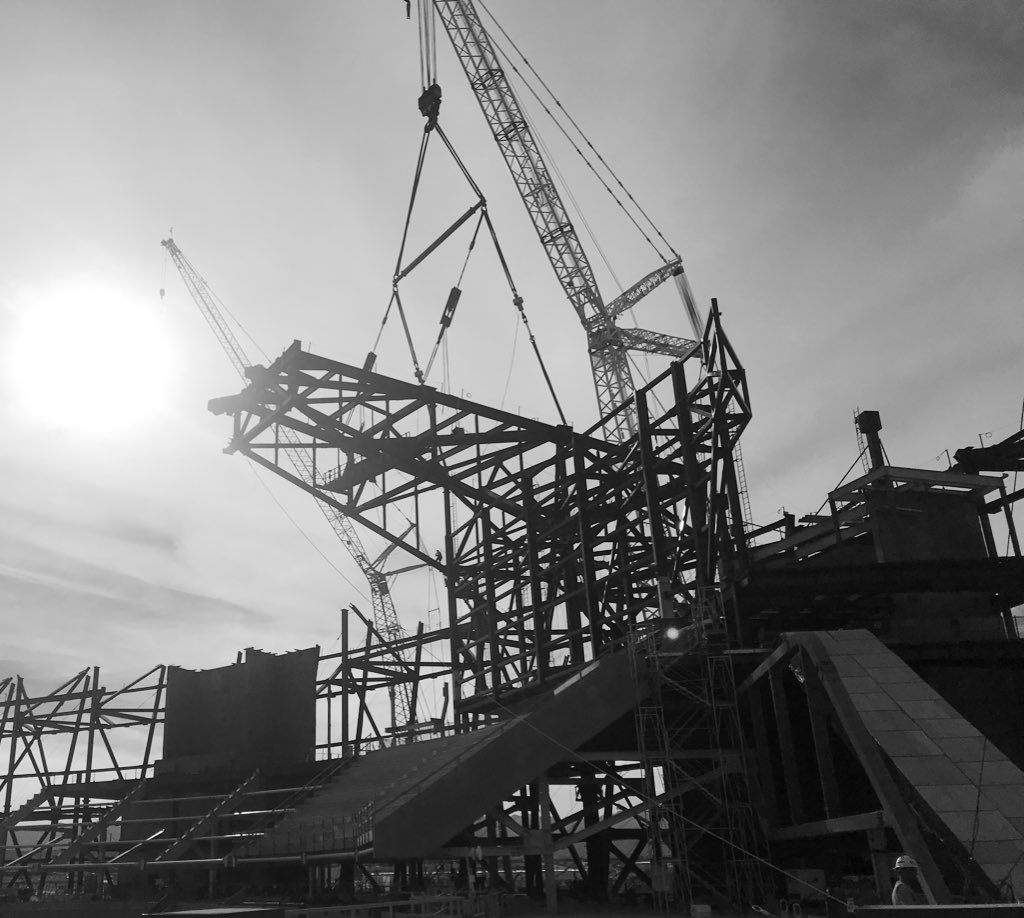 ahardy_13's tweet photo. Big week 4 @LasVegasStadium and @MMcJVLV.  First canopy module erected, 23 more to go!  #LVS2020 #TheRaidersAreComing https://t.co/wWgtpjduPl