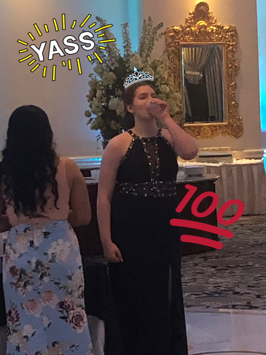 WilliamstownHS's tweet photo. The Grog is served!!! The first Grog of the Military Ball! #YUM @bravesof19 @WHSbraves2020 @2021braves @BravesScores 💙🎉💙🥤💙 https://t.co/lam5iK6MS6
