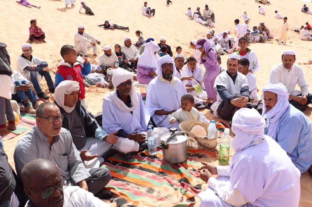 houriaalioua's tweet photo. #ouargla #sedrata vendredi 5 avril 2019 pèlerinage à la ville #ibadite enfouie sous les dunes https://t.co/oMAe53LbA0