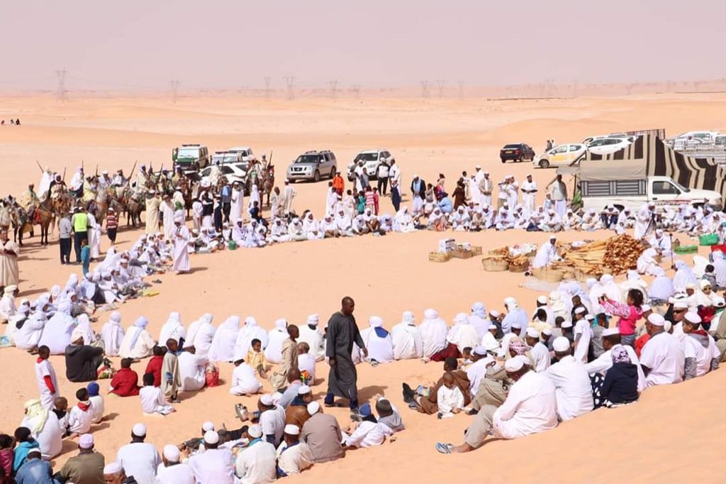 houriaalioua's tweet photo. #ouargla #sedrata vendredi 5 avril 2019 pèlerinage à la ville #ibadite enfouie sous les dunes https://t.co/oMAe53LbA0