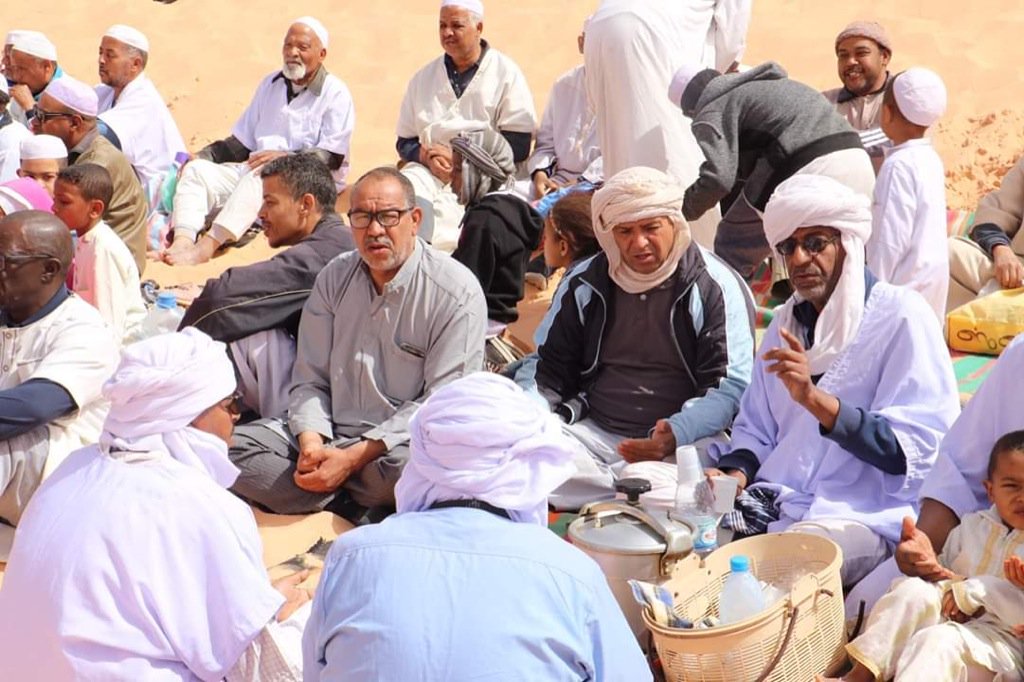 houriaalioua's tweet photo. #ouargla #sedrata vendredi 5 avril 2019 pèlerinage à la ville #ibadite enfouie sous les dunes https://t.co/oMAe53LbA0