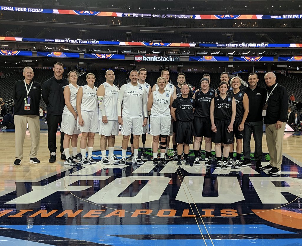 StephenHoltzman's tweet photo. As a part of the brand's ongoing partnership with the #NCAA® and #NABC1927, #INFINITI kicks off #FinalFour® with #CoachesvsCancer hardwood heroes game and donates $1 million to the #AmericanCancer Society #TimeOutFTW #INFINITIUSA #INFINITIMOTOR https://t.co/7trfcMBWD6 https://t.co/fvXtsS9DYK
