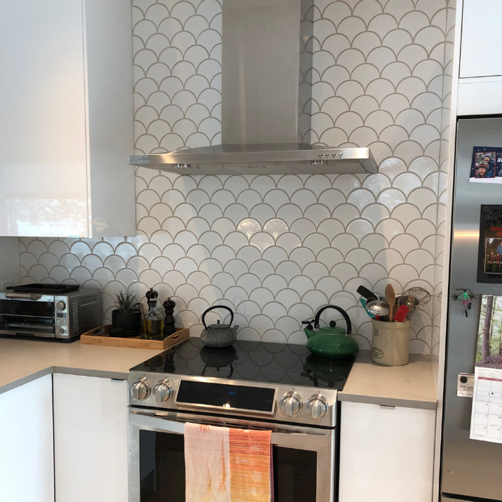 centura_tile's tweet photo. We love having people share their photos of finished projects which feature our products! This beautiful backsplash is our FAN tile in glossy white.
Contractor: BC Renos
Tile: #Abbassi Tile
Project Name: Vancouver Westside Kitchen Renovation
#Centura Tile: Fan – FA21968 https://t.co/VnIIiXB2qm