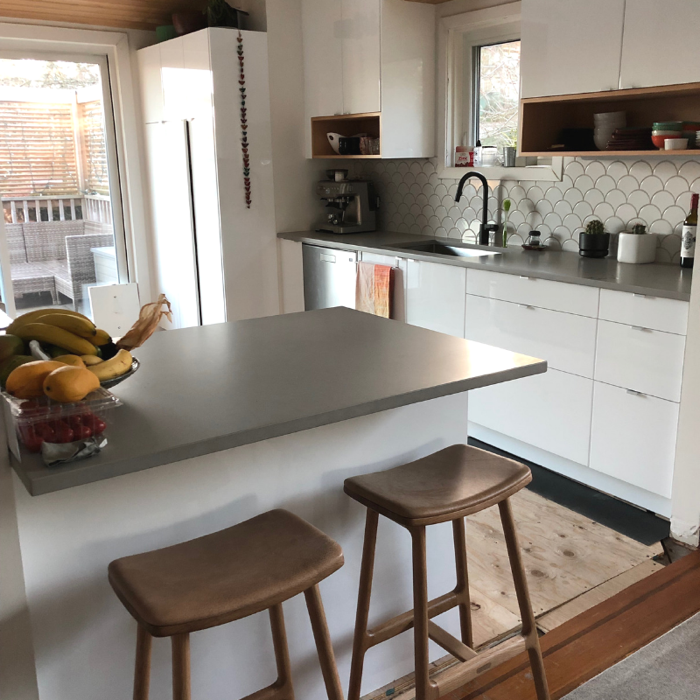 centura_tile's tweet photo. We love having people share their photos of finished projects which feature our products! This beautiful backsplash is our FAN tile in glossy white.
Contractor: BC Renos
Tile: #Abbassi Tile
Project Name: Vancouver Westside Kitchen Renovation
#Centura Tile: Fan – FA21968 https://t.co/VnIIiXB2qm