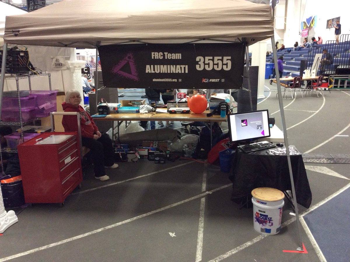 Aluminati3555's tweet photo. Come say hi in the pits at the NE Hartford District Event! The Aluminati has arrived! https://t.co/i12rTBWrBw