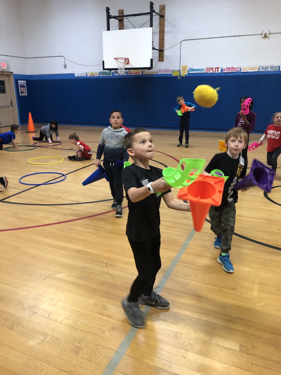 Coach_Counihan's tweet photo. Strengthening our hand-eye coordination skills while making “ice cream cones!” 🍦🍦@WOSnews  #WOS_PE https://t.co/zVkEvdlDKb