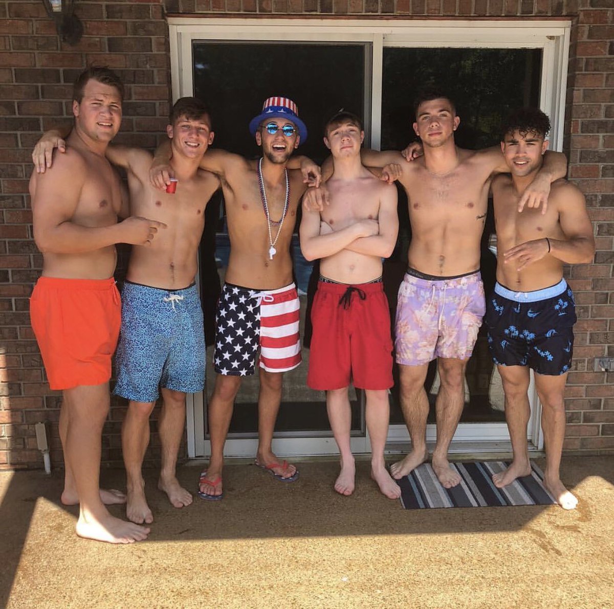 _Alexstewart1's tweet photo. Hbd to my guy @tyler_tasa 🤞🏽💪🏽 turn me up tonight 💯😤 https://t.co/V7ewFs5FBP