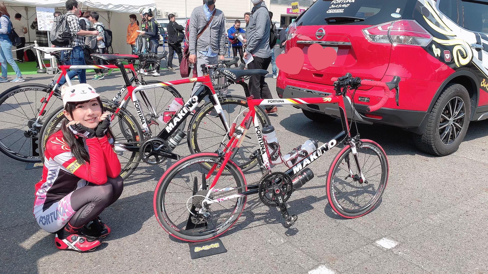 東城咲耶子 アウローラブース ろんぐらいだぁすとーりーず ロードバイクやラッピングカーもあるよ いっしょにお写真撮ってね T Co Jwfruhkz8z Twitter